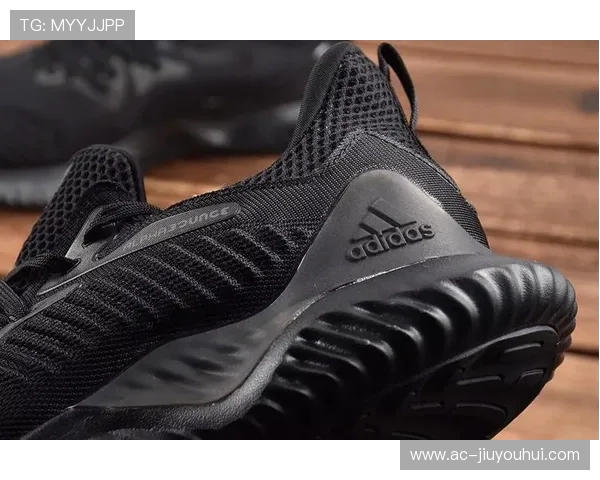 2025年纯黑足球鞋实力排名榜，盘点最具竞技力与设计感的顶级鞋款